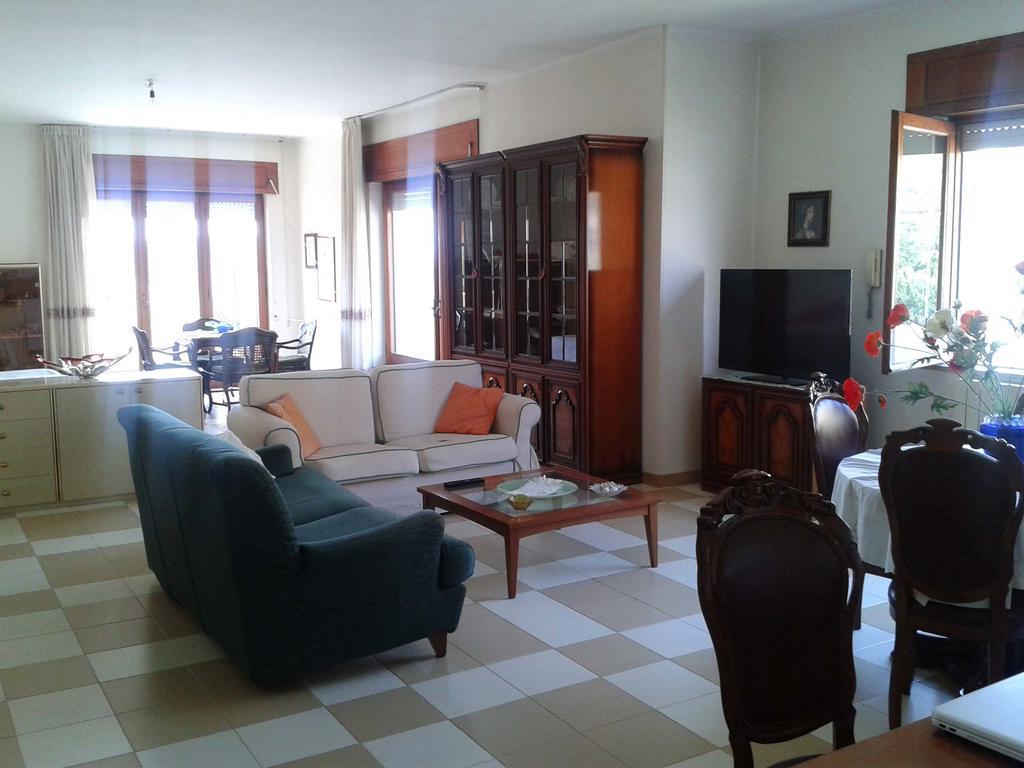 Appartamento In Villa Virginia Fino A 10 Ospiti Mondragone Zewnętrze zdjęcie